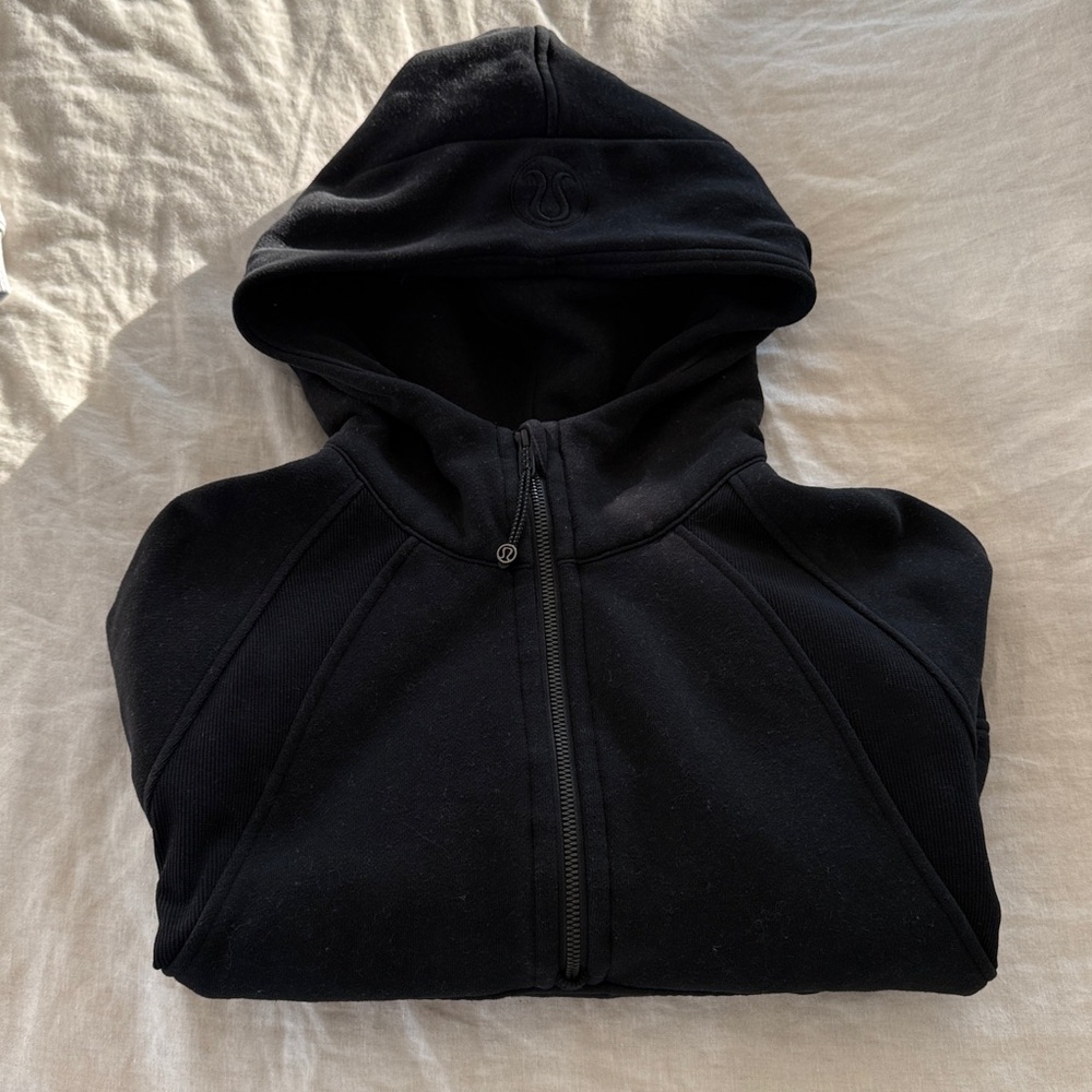 Lululemon scuba black cropped hoodie